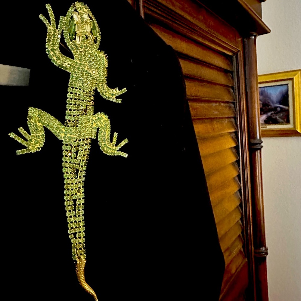 Stunning Unique Alligator Crocodile Broch Pin Signed by Artist